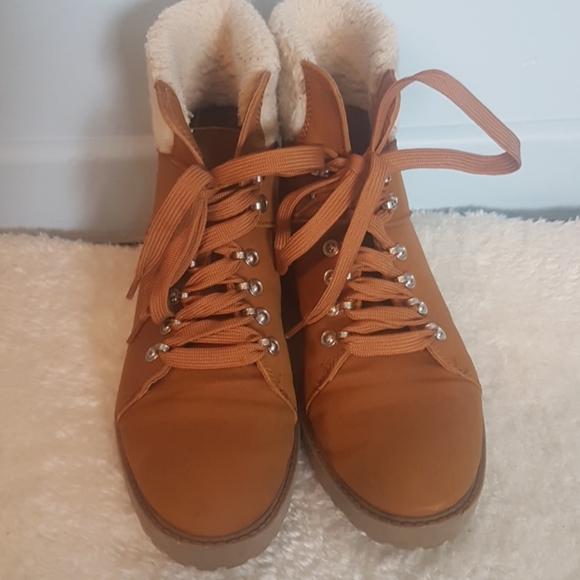 Forever 21 tan boot - Picture 2 of 9